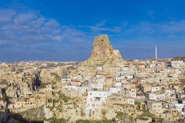 Kapadokya - balon turu büyük turistik cazibe. Cappadocia dünyanın her yerinden sıcak hava balonları ile uçmak için en iyi yerlerden biri olarak bilinir. Göreme, Kapadokya