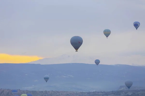 Atrakcję Turystyczną Kapadocji Lot Balonem Cappadocia Jest Znana Całym Świecie — Zdjęcie stockowe