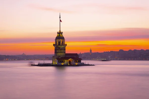 Istanbul Jungfernturm Von Osten Sonnenuntergang Der Ferne Befinden Sich Sehenswürdigkeiten — Stockfoto