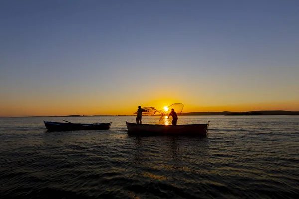 Rede Pesca Pescador Silhueta Praia Pôr Sol Tiro Steadicam Cinematográfico — Fotografia de Stock