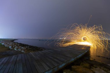 Sekapark, İzmit, Kocaeli. Deniz kıyısındaki güzel doğal park. Türkiye 'de gün batımı deniz manzarası.