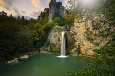 Kure Dağları Milli Parkı'ndaki Ilıca Şelalesi. Kastamonu, Türkiye