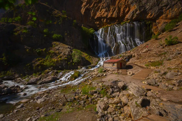 Водопад Фаузбаси Кайсери Турция — стоковое фото