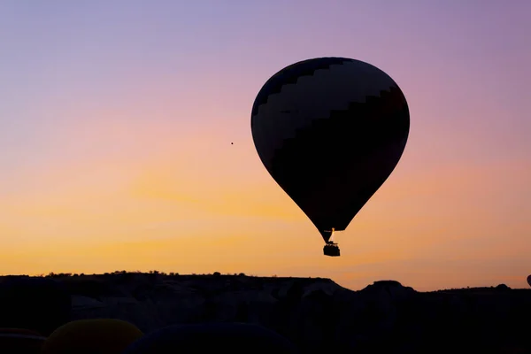 Hot Air Balloon Flying Spectacular Cappadocia Girls Watching Hot Air — Stock Photo, Image