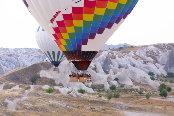 Hot Air Balloon Flying Spectacular Cappadocia Girls Watching Hot Air — Stock Photo, Image