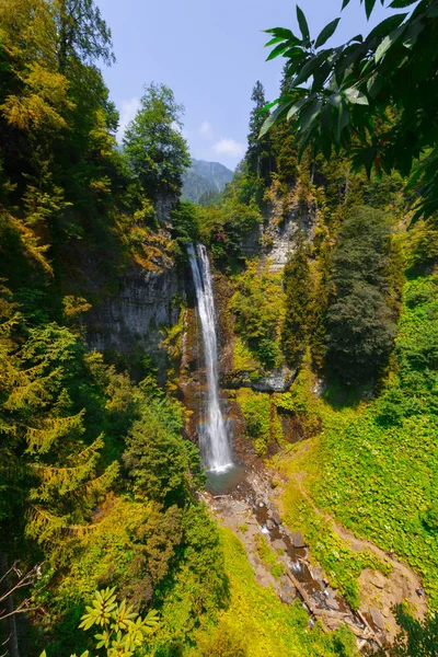 Cascada Maral Cascada Cae Desde Una Sola Pendiente Sobre Nivel —  Fotos de Stock