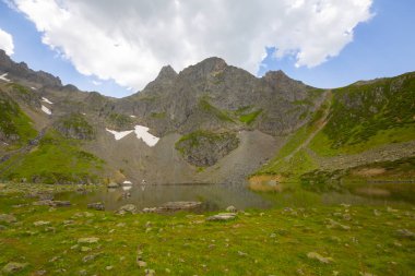Avusor Gölü ve Avusor Yaylası.