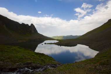 Avusor Gölü ve Avusor Yaylası.