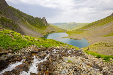 Avusor Gölü ve Avusor Yaylası.