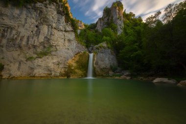 Kure Dağları Milli Parkı'ndaki Ilıca Şelalesi. Kastamonu, Türkiye