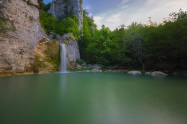 Kure Dağları Milli Parkı'ndaki Ilıca Şelalesi. Kastamonu, Türkiye