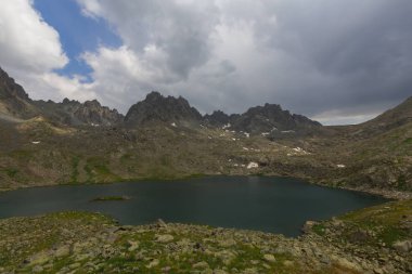 Rize'de Vercenik Dağları ve Kapili gölleri