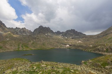 Rize'de Vercenik Dağları ve Kapili gölleri