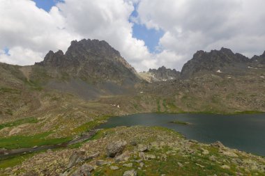 Rize'de Vercenik Dağları ve Kapili gölleri