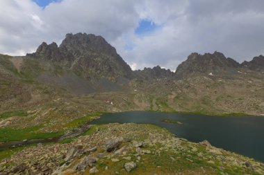 Rize'de Vercenik Dağları ve Kapili gölleri