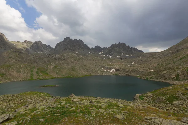 Rize'de Vercenik Dağları ve Kapili gölleri