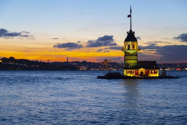 Maidens Tower Gece Pozlama