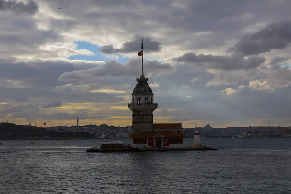 Παρθένες Πύργος Ηλιοβασίλεμα Τουρκία — Φωτογραφία Αρχείου