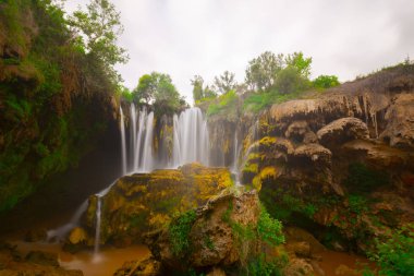 Türkiye'de konya yakınlarında yerkopru şelale muhteşem görünümü