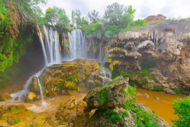 Türkiye'de konya yakınlarında yerkopru şelale muhteşem görünümü