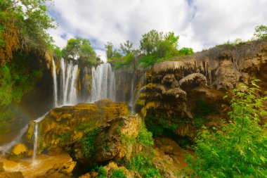 Türkiye'de konya yakınlarında yerkopru şelale muhteşem görünümü