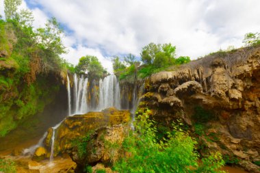 Türkiye'de konya yakınlarında yerkopru şelale muhteşem görünümü