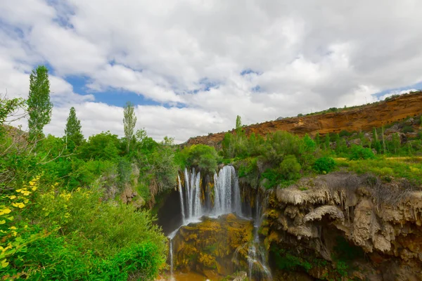 Türkiye'de konya yakınlarında yerkopru şelale muhteşem görünümü