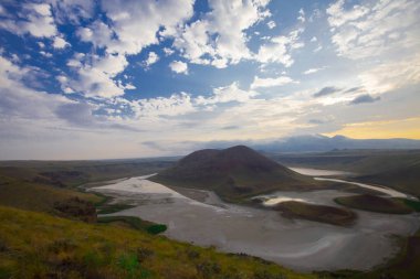Volkanik göl. konya'da volkanik meke gölünde gün batımı.