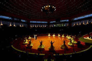 geleneksel tören sırasında SEMAZEN derwishes
