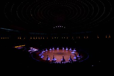 geleneksel tören sırasında SEMAZEN derwishes