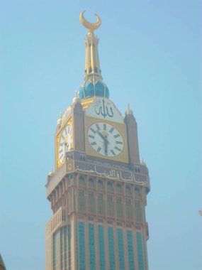 Mekke, Suudi Arabistan - 05 Mayıs 2018: Mekke'de Mescid-i Haram'ın içinde Kabe'ye geniş panoramik manzara