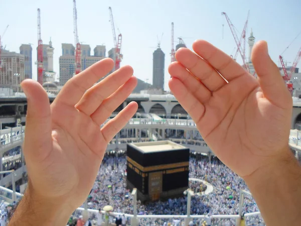 Meca Arábia Saudita 2018 Mãos Oração Peregrino Hajj Frente Kaaba — Fotografia de Stock