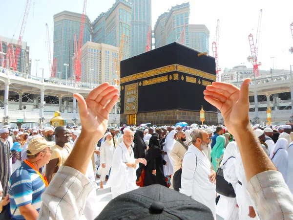 Mecca Saudi Arabia 2018 Praying Hands Hajj Pilgrim Front Kaaba — Stock Photo, Image