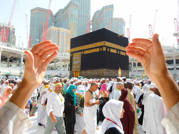 Meca Arábia Saudita 2018 Mãos Oração Peregrino Hajj Frente Kaaba — Fotografia de Stock