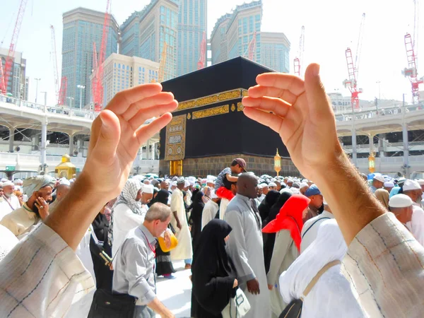 Meca Arábia Saudita 2018 Mãos Oração Peregrino Hajj Frente Kaaba — Fotografia de Stock