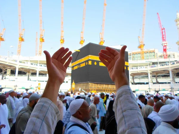 Mecca Saudi Arabia 2018 Praying Hands Hajj Pilgrim Front Kaaba — Stock Photo, Image