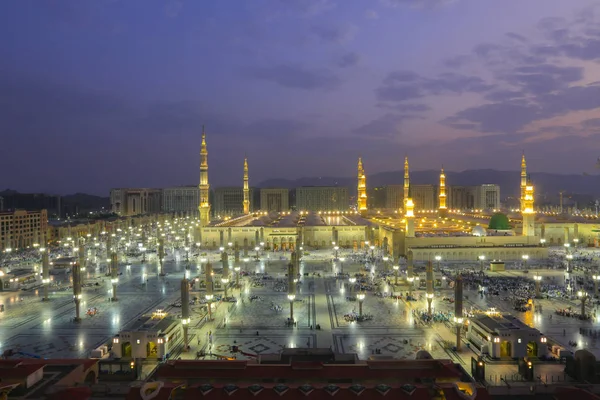 Suudi Arabistan Daki Peygamber Camii Medine Dünyanın Büyük Camilerinden Birisidir — Stok fotoğraf