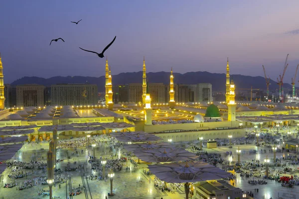 사우디 아라비아의 예언자의 모스크 메디나 세계에서 사원중 하나이다 다음으로 이슬람에서 — 스톡 사진