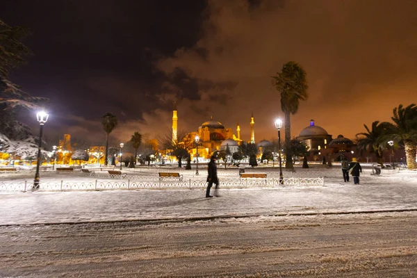 Μπλε Τζαμί Χειμερινή Ημέρα Χιόνι Κωνσταντινούπολη — Φωτογραφία Αρχείου