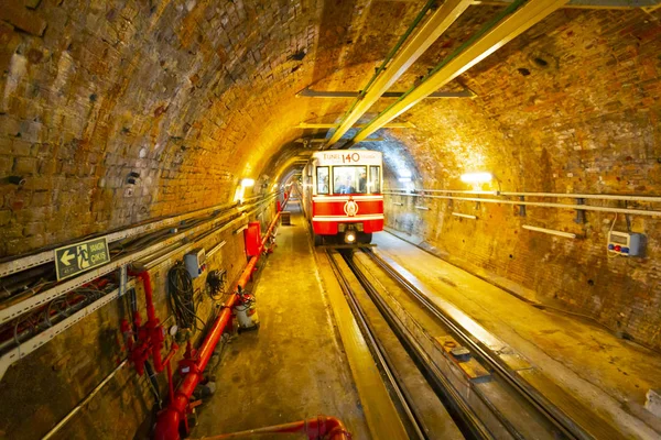 Istanbul Turkey Styczeń 2017 Śnieżny Dzień Taksim Beyoglu Nostalgiczny Tramwaj — Zdjęcie stockowe