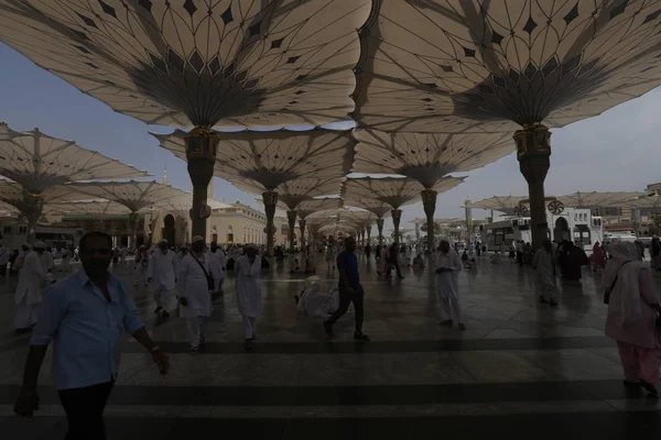 Medina Saudi Arabia Sept 2018 Minaretes Gigantesca Tenda Retrátil Mesquita — Fotografia de Stock