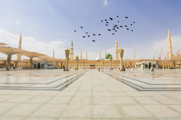 Medina Saudi Arabien September 2018 Minarette Und Das Riesige Ausfahrbare — Stockfoto