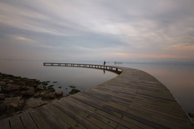 Sekapark, İzmit, Kocaeli. Deniz kıyısındaki güzel doğal park. Türkiye 'de gün batımı deniz manzarası.