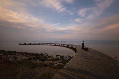 Sekapark, İzmit, Kocaeli. Deniz kıyısındaki güzel doğal park. Türkiye 'de gün batımı deniz manzarası.