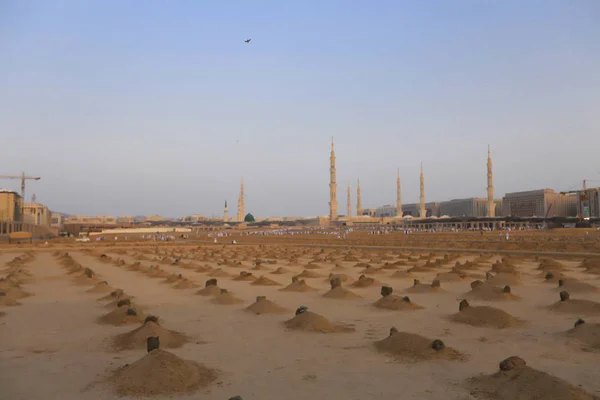 Medine, Suudi Arabistan - Temmuz 2019 : El-Bab'ın mezarı, 8 Temmuz 2019'da Medine, Suudi Arabistan. Mescid-i Nebevi'nin güneydoğusunda yer alan El-Beki (Peygamber Camii)).