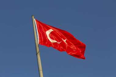 Türk bayrağı ve Manzara 