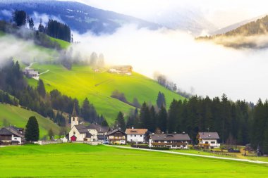 Geroldsee'de gün doğumu ışıkları