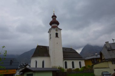 Burg Heinfels kalesi ./ Asutria 