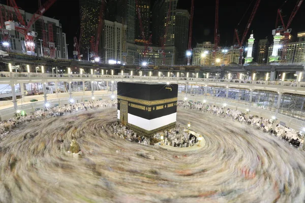 Des Pèlerins Musulmans Monde Entier Font Tour Kaaba Nuit Pendant — Photo