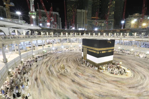 Des Pèlerins Musulmans Monde Entier Font Tour Kaaba Nuit Pendant — Photo